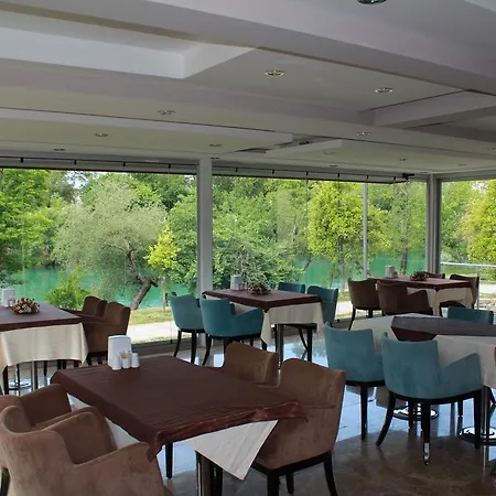 River Hotel 3*